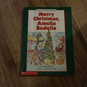 Scholastic Amelia Bedelia Merry Christmas - Green and Red Children's Book